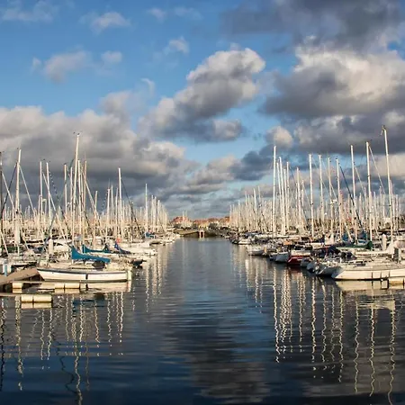 Westeinders Sea View Апартаменты *