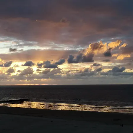 Daire Westeinders Sea View *